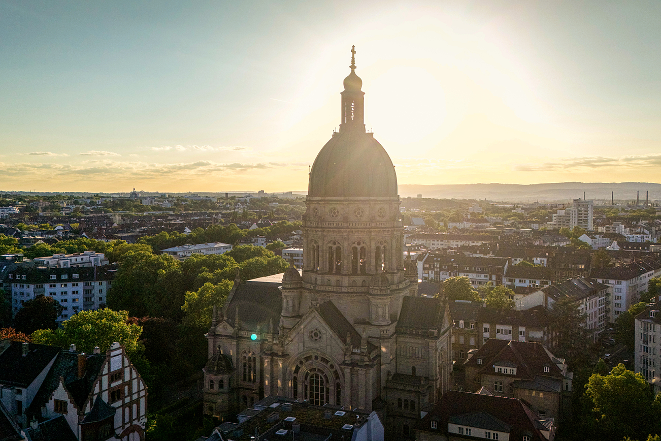 L'église du Christ et le quartier Neustadt de Mayence vus d'en haut