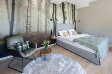 Hotelzimmer mit Wald Tapete